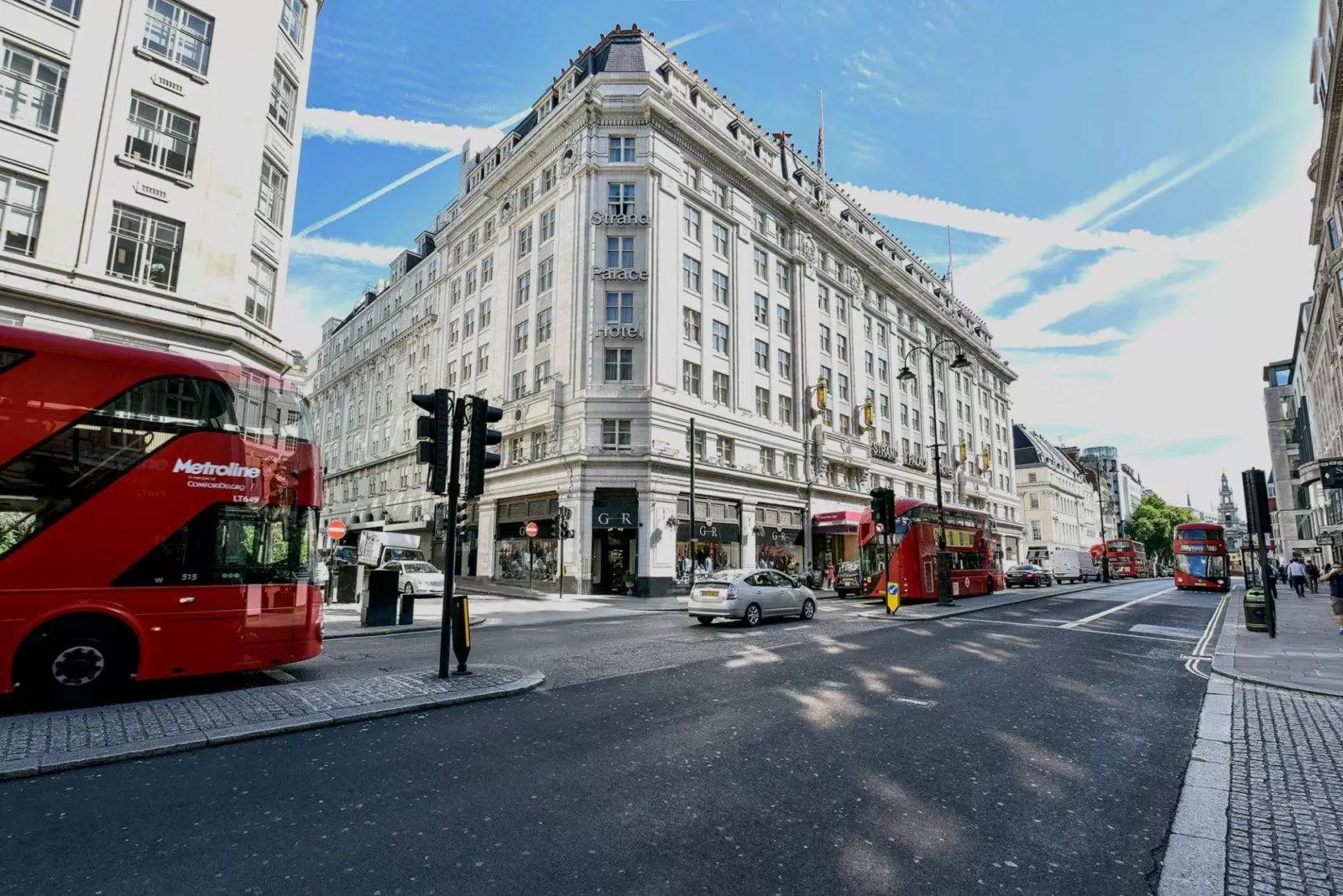 //d337pdvlg6sju5.cloudfront.net/media/images/properties/united-kingdom/london/strand-palace/overview/exterior-shot-with-opacity-1920x1282-1-scaled.webp